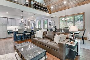 Screened Porch & On-site Trails: Glenville Cottage