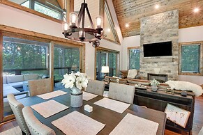 Screened Porch & On-site Trails: Glenville Cottage