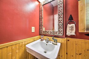 11 Mi to Calaboose Cellars: Marble Cabin w/ Deck!