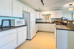 Oak Island Condo - Walk to the Beach!