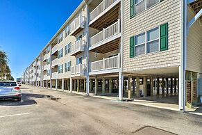 Oak Island Condo - Walk to the Beach!