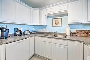 Oak Island Condo - Walk to the Beach!