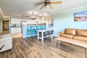 Oak Island Condo - Walk to the Beach!