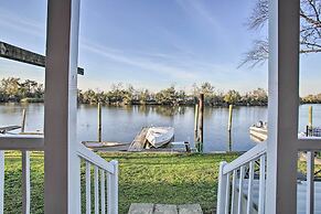 Lakefront Madisonville Townhome w/ Rowboat!