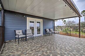 Patio & Balcony: Gulf Coast Retreat in Brownsville