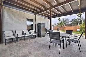 Patio & Balcony: Gulf Coast Retreat in Brownsville