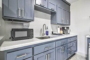 Patio & Balcony: Gulf Coast Retreat in Brownsville