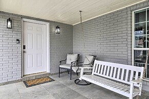 Patio & Balcony: Gulf Coast Retreat in Brownsville