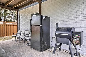 Patio & Balcony: Gulf Coast Retreat in Brownsville