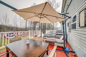 Pet-friendly Apollo Home w/ Furnished Deck!