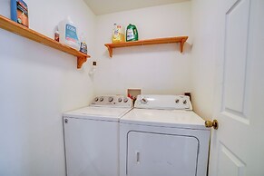 Pet-friendly Apollo Home w/ Furnished Deck!
