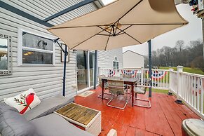 Pet-friendly Apollo Home w/ Furnished Deck!