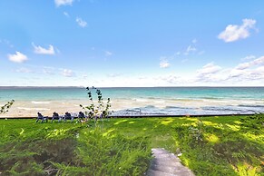 Spacious Lake Leelanau Home on Lake Michigan!