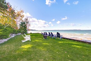 Spacious Lake Leelanau Home on Lake Michigan!