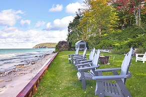 Spacious Lake Leelanau Home on Lake Michigan!