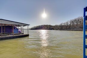 Deck, Fire Pit & Grill: Lakefront Oklahoma Abode
