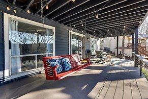 Deck, Fire Pit & Grill: Lakefront Oklahoma Abode