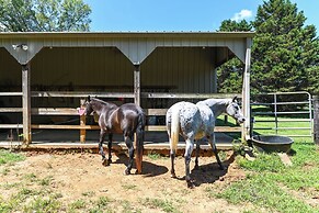 Lebanon Family Getaway w/ Pool, Bikes & Trails!