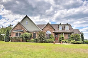 Lebanon Family Getaway w/ Pool, Bikes & Trails!