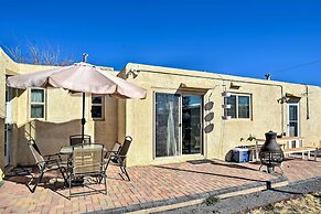 Vibrant ABQ Adobe Den: Mtn Views, Walk to Park!