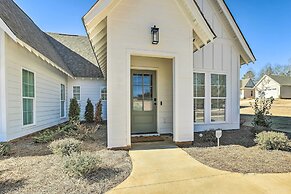 Opelika Townhome w/ Central A/C + Heating!