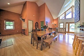 Peaceful Custom Carbondale Home w/ Pool, Near Siu!