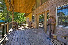 Peaceful Custom Carbondale Home w/ Pool, Near Siu!