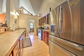 Peaceful Custom Carbondale Home w/ Pool, Near Siu!