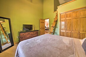 Peaceful Custom Carbondale Home w/ Pool, Near Siu!