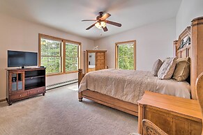 Spacious Lakefront Home w/ Sunroom & Bar!