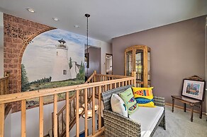 Spacious Lakefront Home w/ Sunroom & Bar!