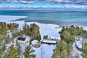 Spacious Lakefront Home w/ Sunroom & Bar!