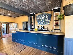 The Hand Hotel Bed & Breakfast