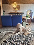 The Hand Hotel Bed & Breakfast