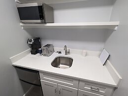 Majestic Rockies Motel