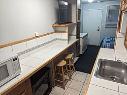 Majestic Rockies Motel