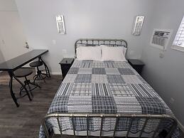 Majestic Rockies Motel