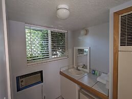 Majestic Rockies Motel