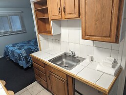 Majestic Rockies Motel