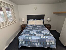 Majestic Rockies Motel