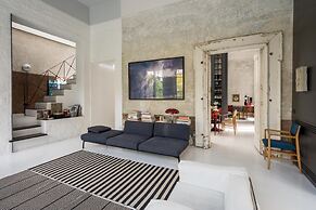 Naples Designer Loft by Elite Villas