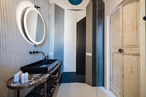 Naples Designer Loft by Elite Villas