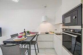 Beachy Vibes- 900m From the Beach