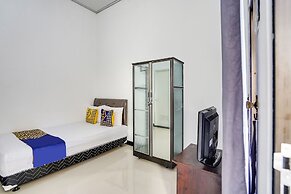 SPOT ON 91745 Rumah Kost Gresik Syariah