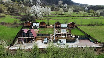 BOSNIAN PYRAMID GLAMPING