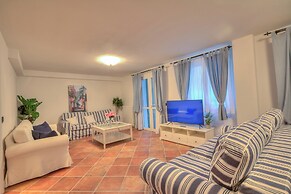 Borgo Belvedere-lake View & Shared Pool