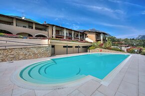 Borgo Belvedere-lake View & Shared Pool