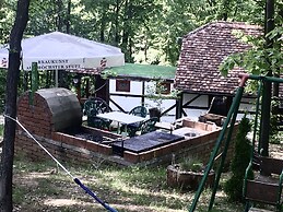 Immaculate 2-bed Wigwam in Gornji Zovik
