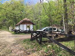 Immaculate 2-bed Wigwam in Gornji Zovik