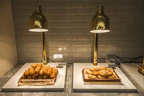 GZ Baiyun Airport MeHood Liz Hotel T1